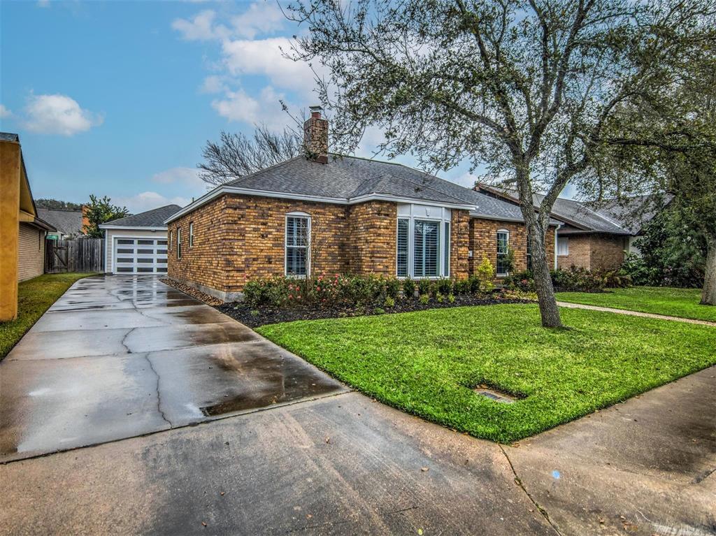 4 E Dansby Drive, Galveston, TX 77551