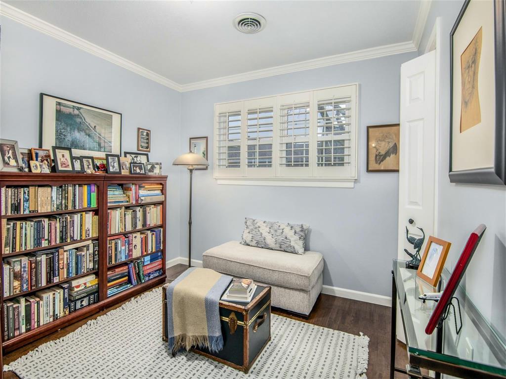 4 E Dansby Drive, Galveston, TX 77551