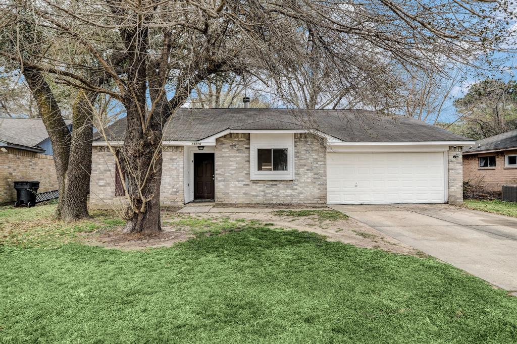 16910 Rolling Acres Drive, Houston, TX 77396