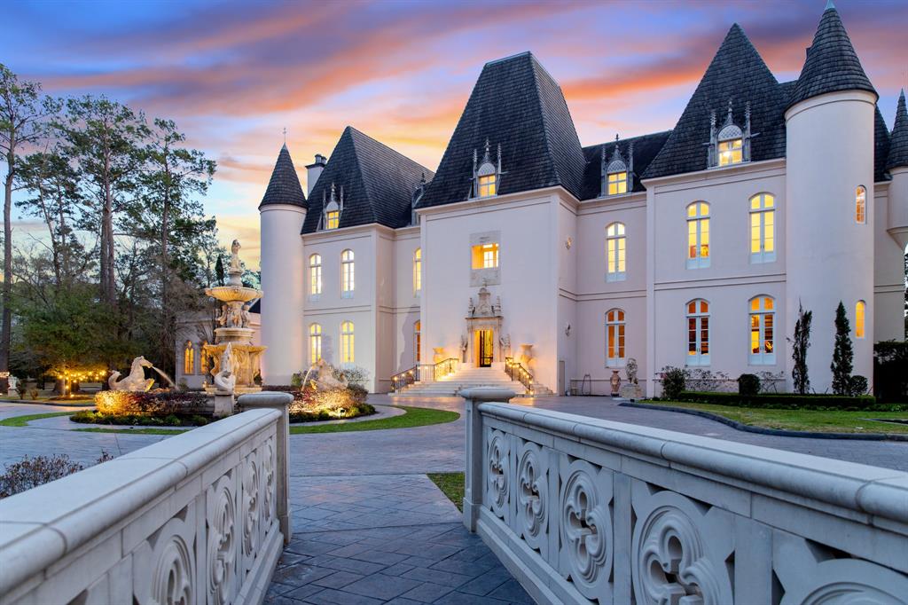 14525 Champions Dr, Houston, TX 77069