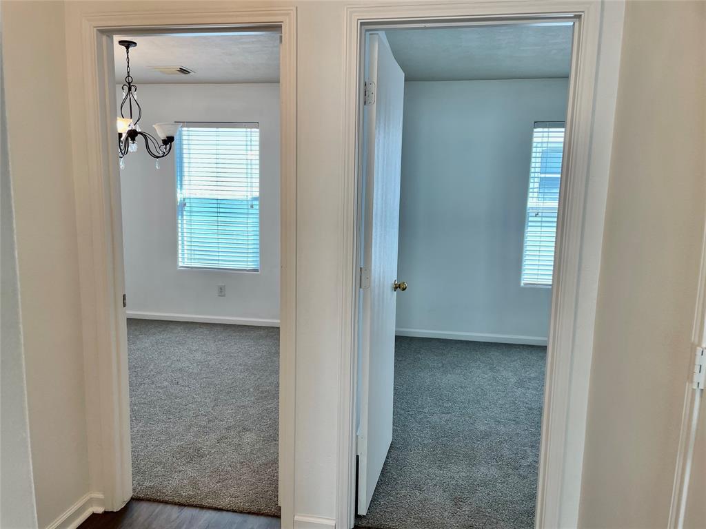 10327 Ravenwood View Lane, Houston, TX 77075