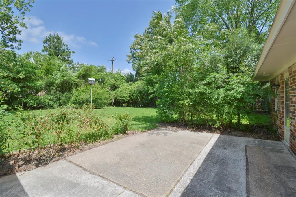 1511 Burning Tree Road, Houston, TX 77339