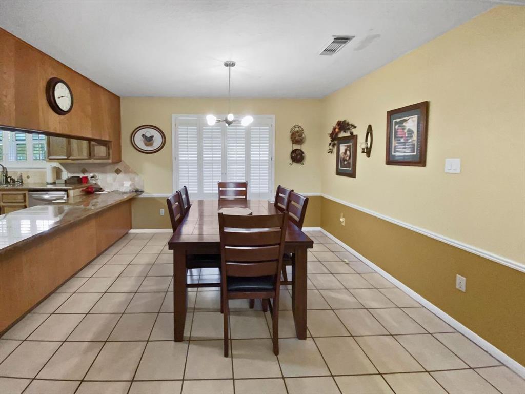 221 Pecan Estates Road, Angleton, TX 77515