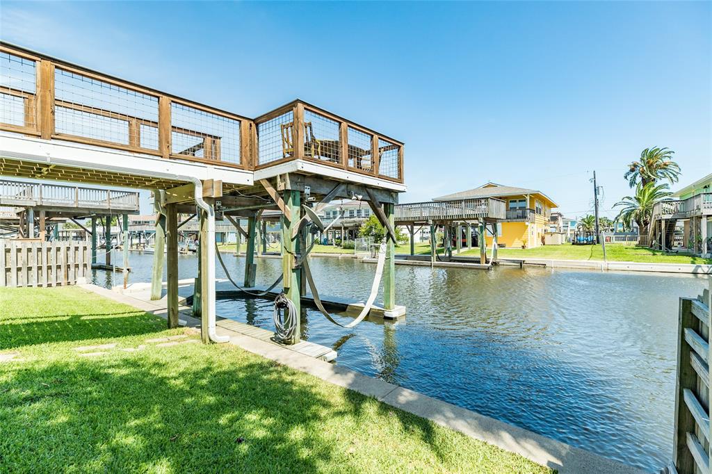 16627 Bermuda Way, Jamaica Beach, TX 77554