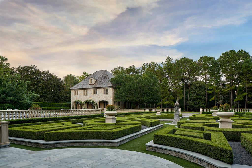 120 Carnarvon Drive, Houston, TX 77024