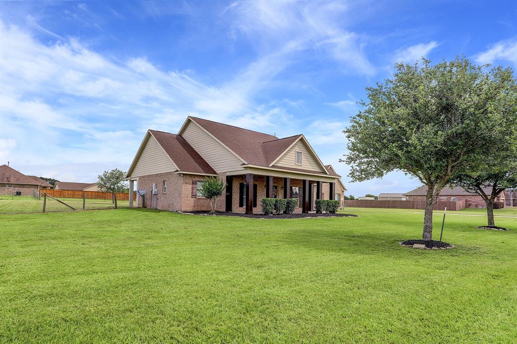 5351 Colony Drive, Sealy, TX 77474