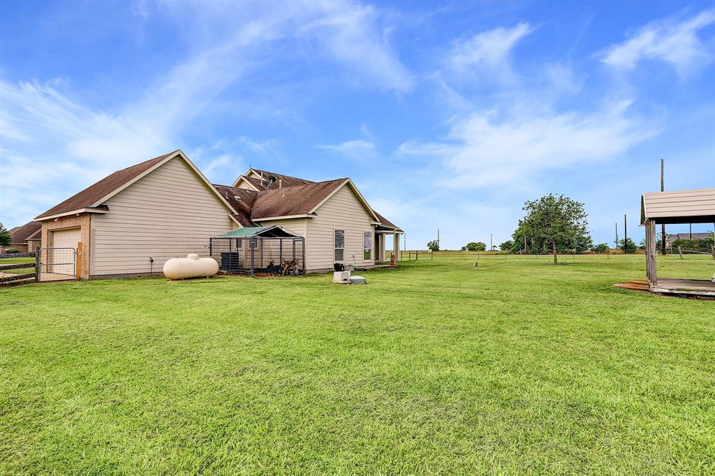 5351 Colony Drive, Sealy, TX 77474