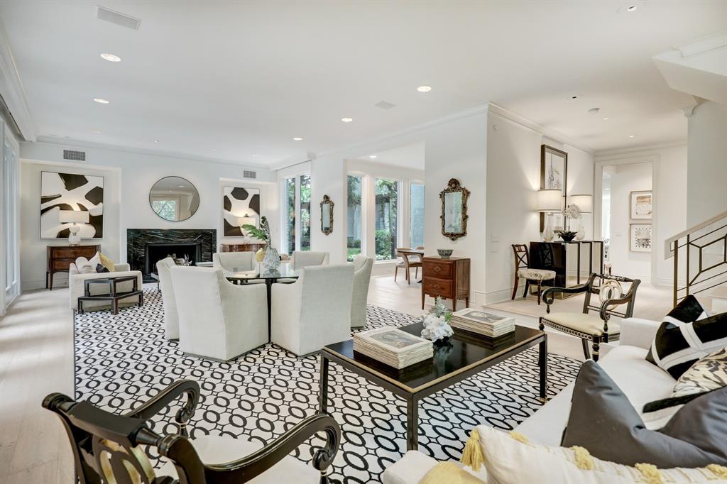 58 Saddlebrook Lane, Houston, TX 77024