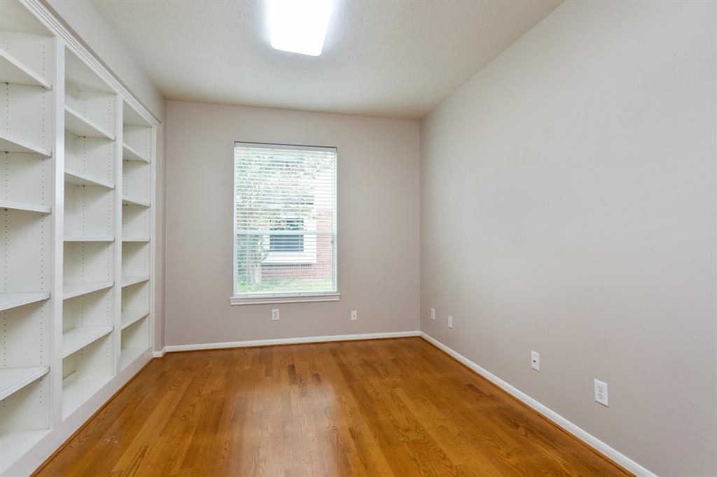 707 Lytton Springs, Spring, TX 77373