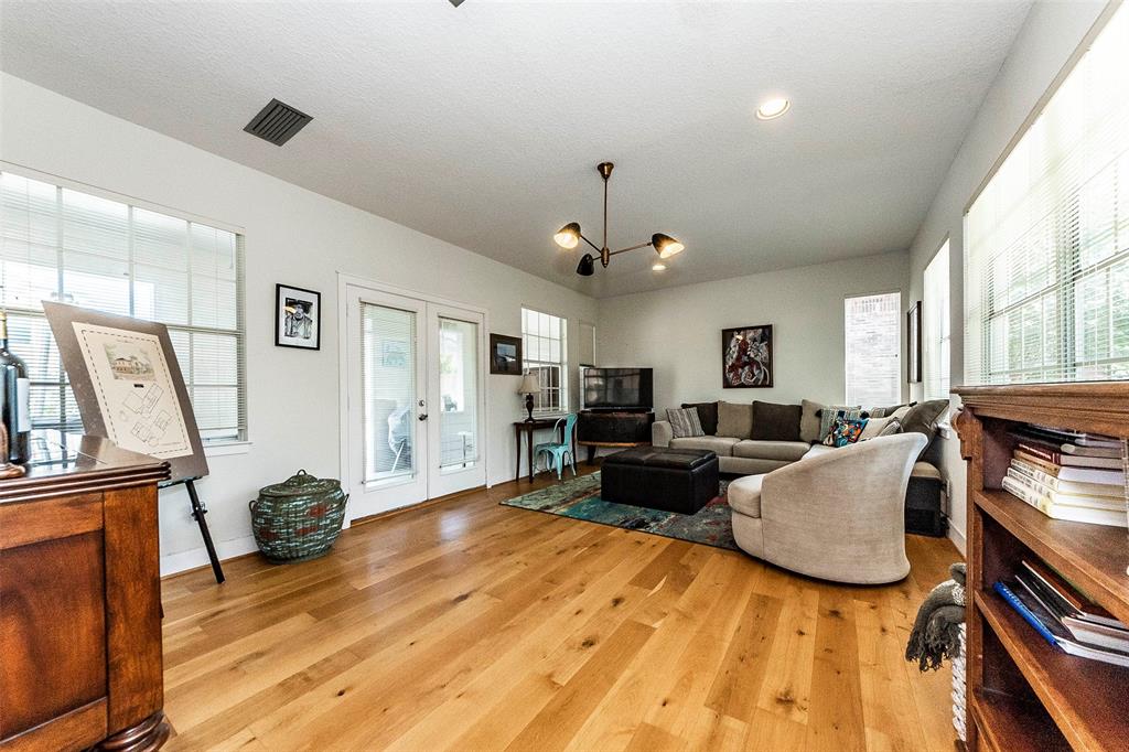 20 Mariners Lane, Kemah TX 77565