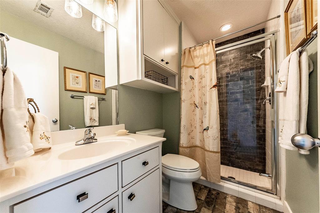 20 Mariners Lane, Kemah TX 77565