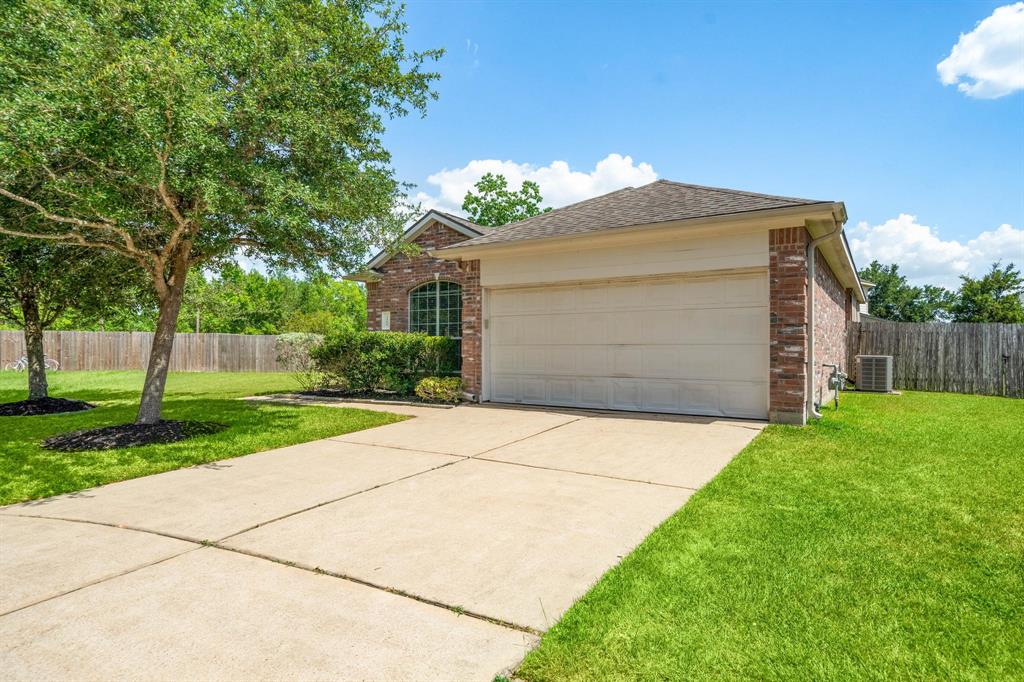 7304 Shade Court, TX 77584