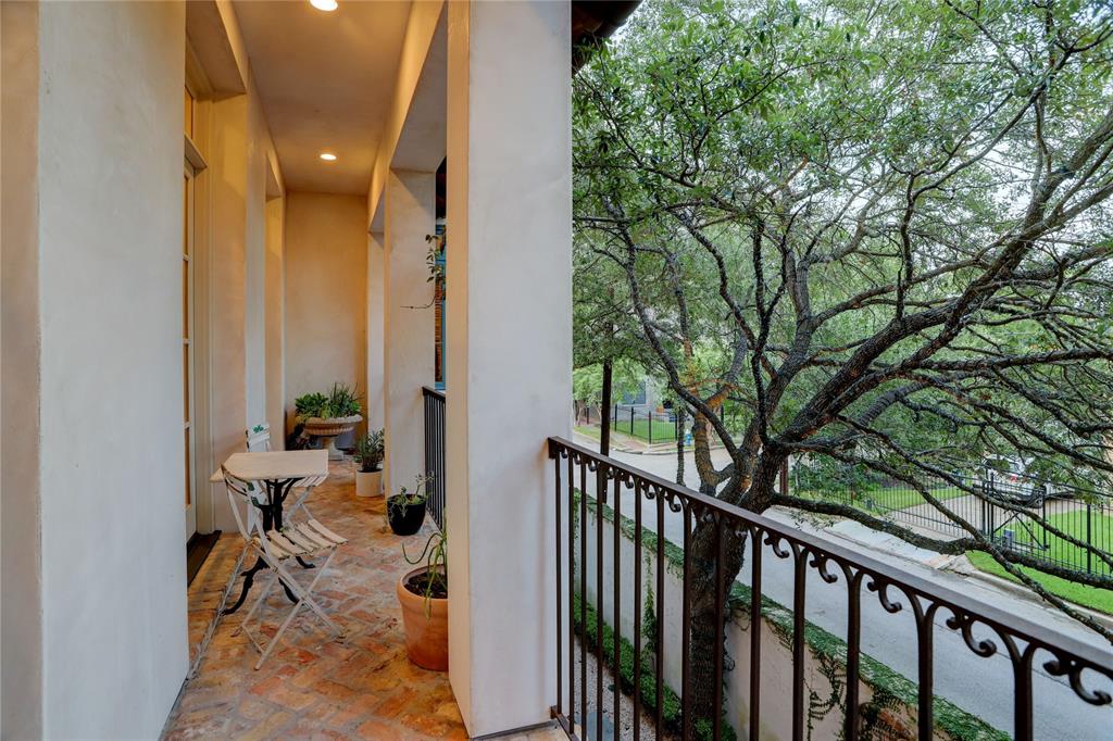 1115 Berthea Street, Houston, TX 77006