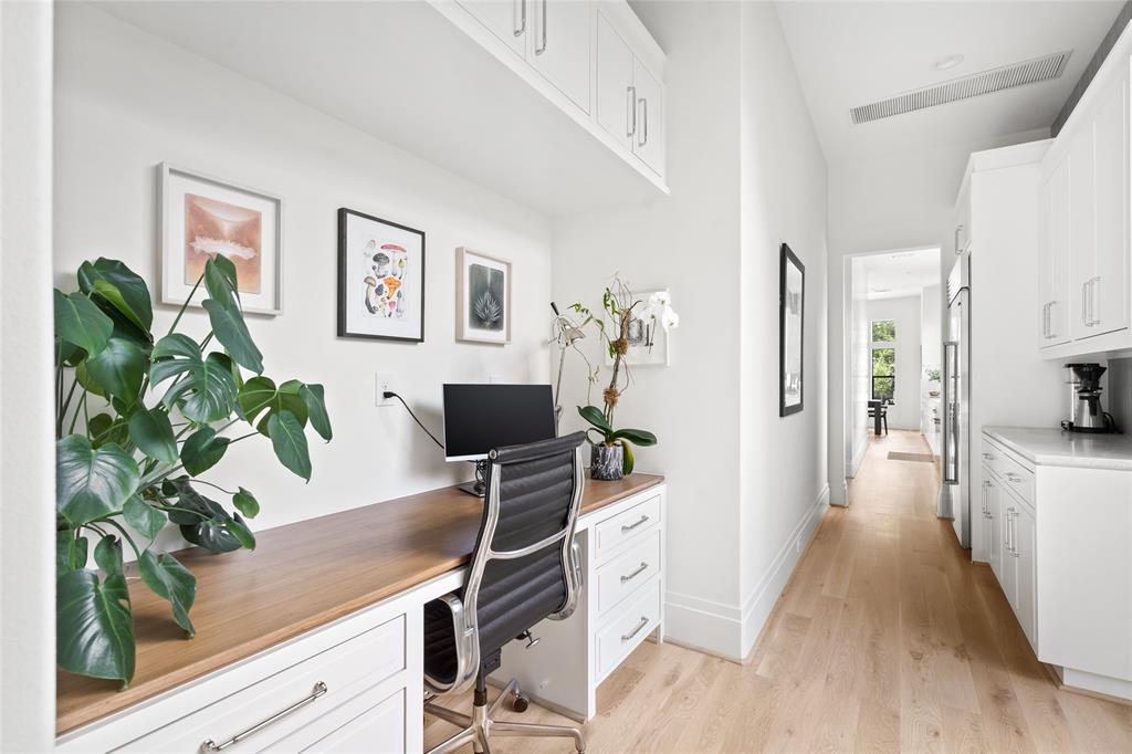 6628 Vanderbilt Street, West University Place, TX 77005