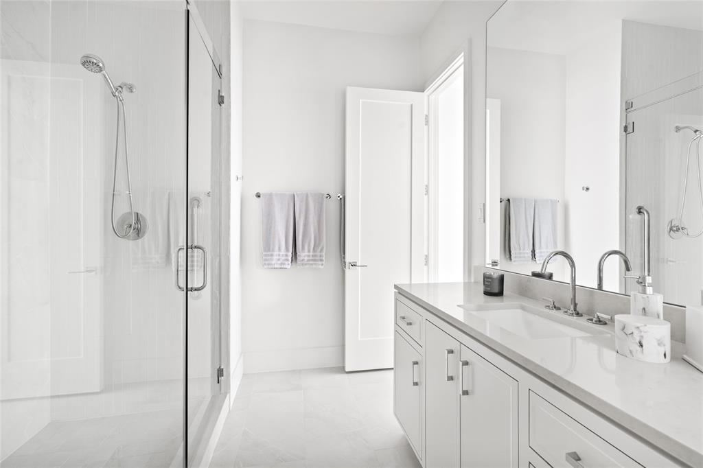 6628 Vanderbilt Street, West University Place, TX 77005