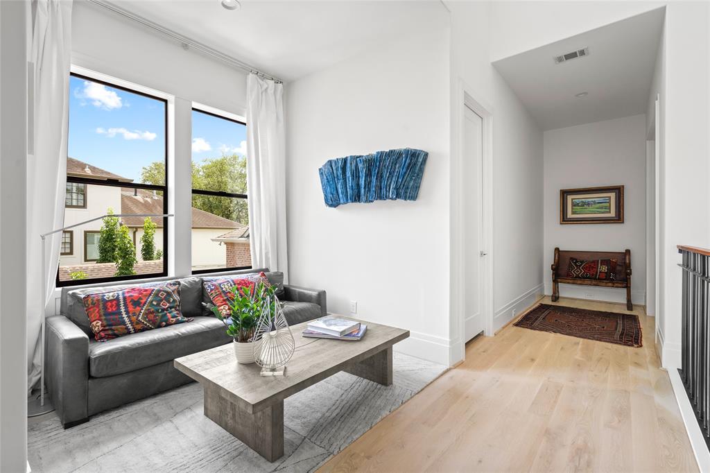 6628 Vanderbilt Street, West University Place, TX 77005