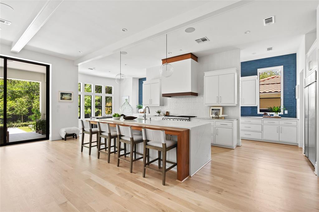 6628 Vanderbilt Street, West University Place, TX 77005