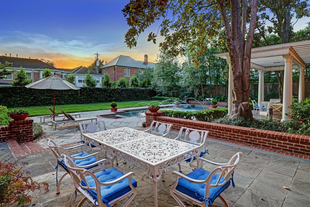 3320 Chevy Chase Drive, Houston, TX 77019