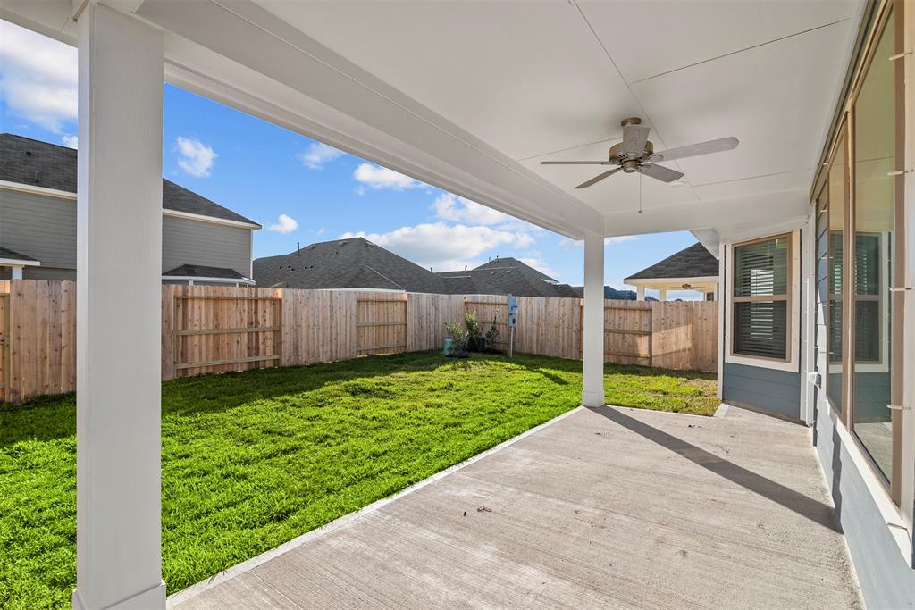 26564 Eternal Drive, La Marque, TX 77568