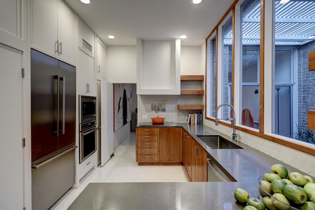 523 Bolton Place, Houston, TX 77024