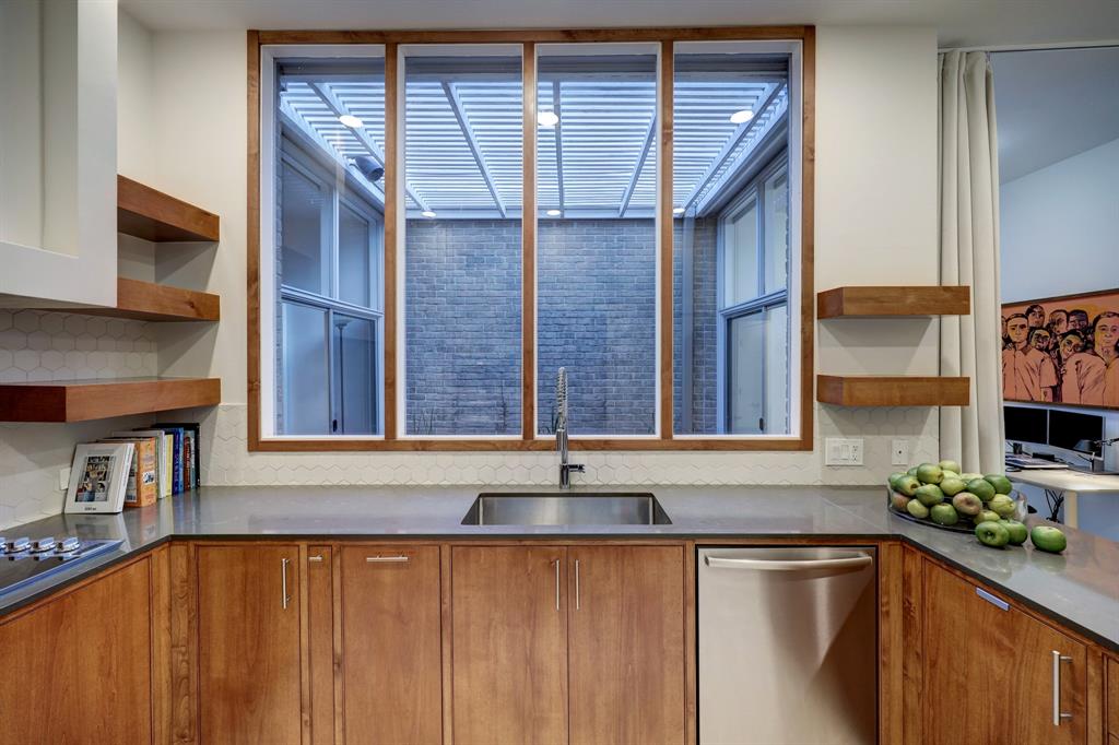 523 Bolton Place, Houston, TX 77024