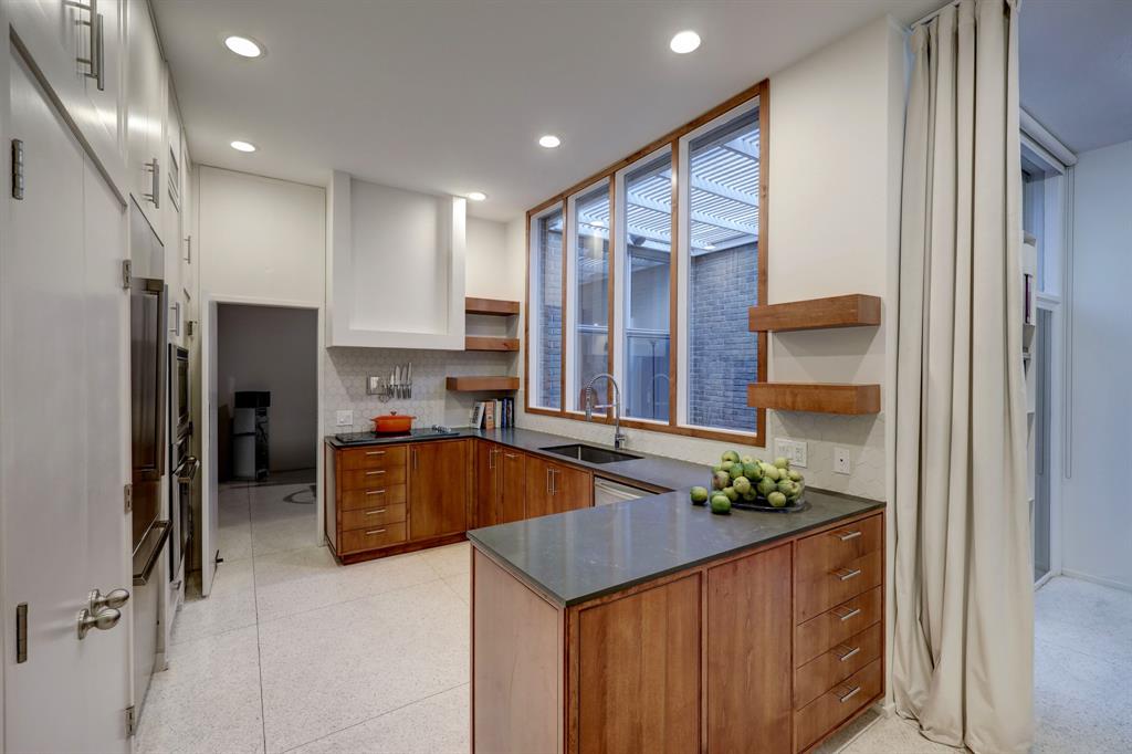 523 Bolton Place, Houston, TX 77024