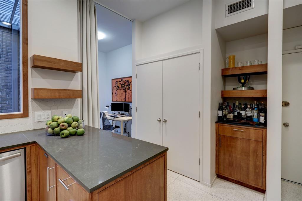 523 Bolton Place, Houston, TX 77024