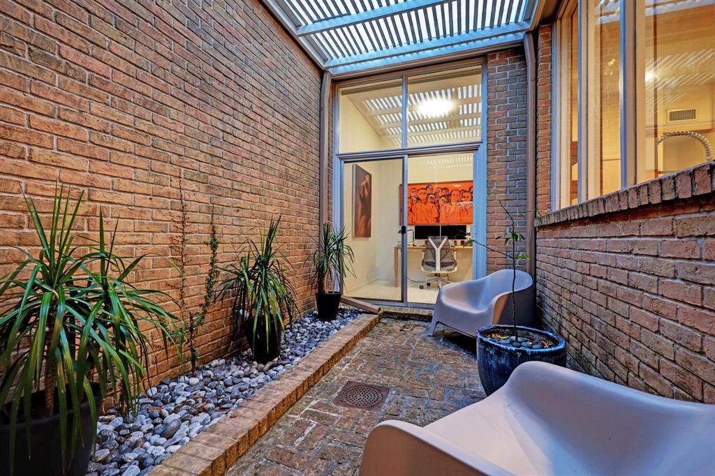 523 Bolton Place, Houston, TX 77024