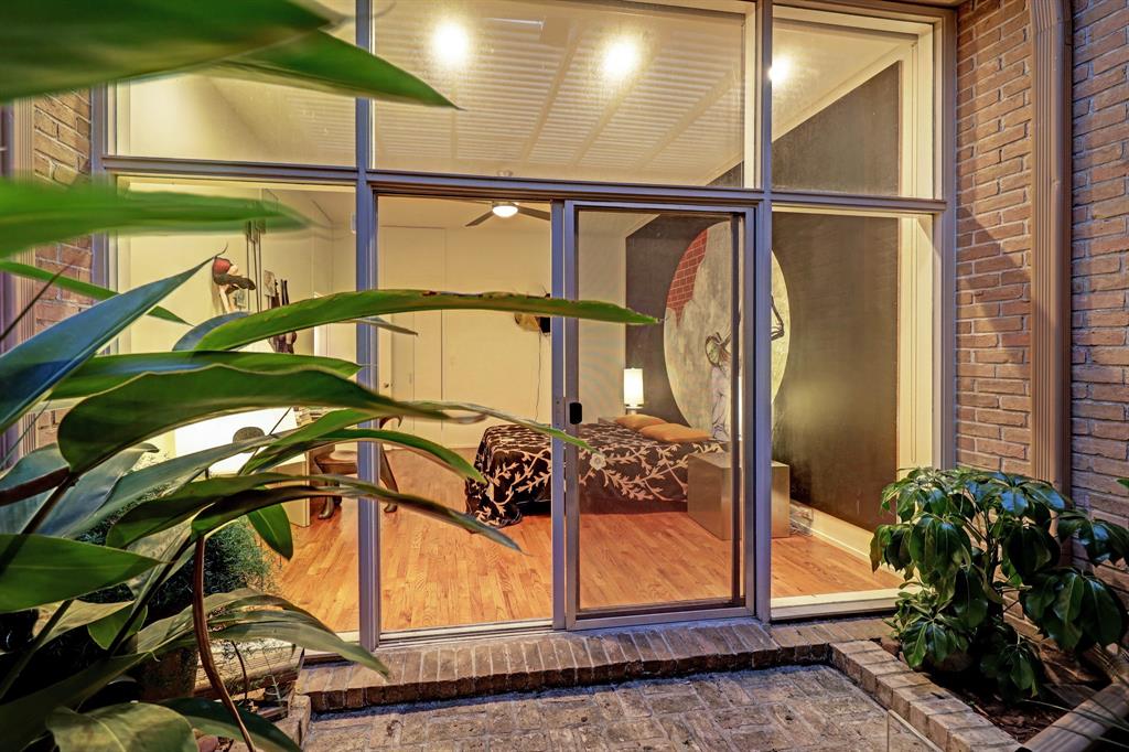 523 Bolton Place, Houston, TX 77024