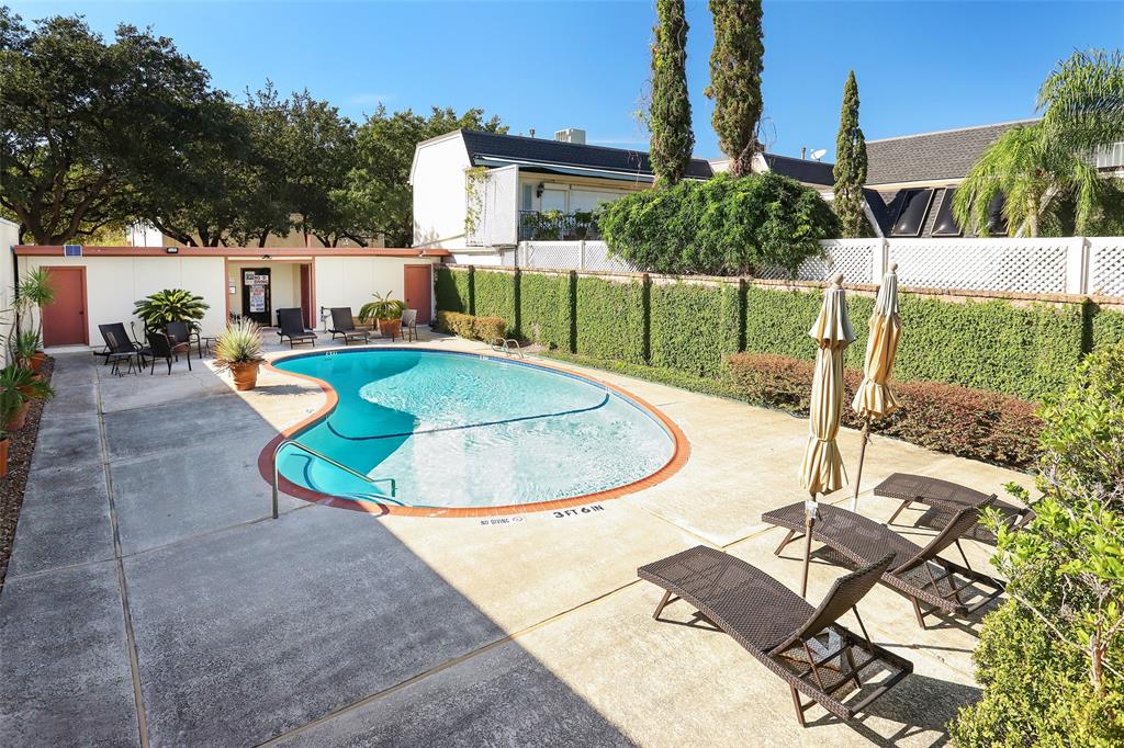 523 Bolton Place, Houston, TX 77024