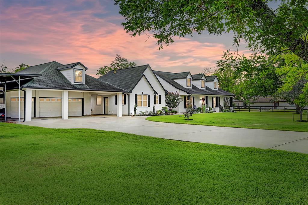 18042 County Road 127, Pearland, TX 77581