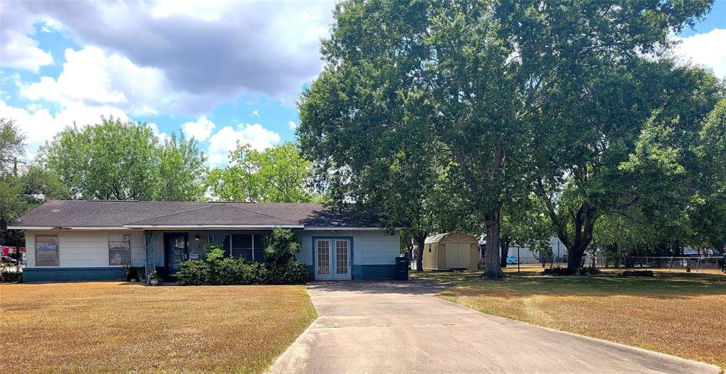 901 N Washington Street, El Campo, TX 77437