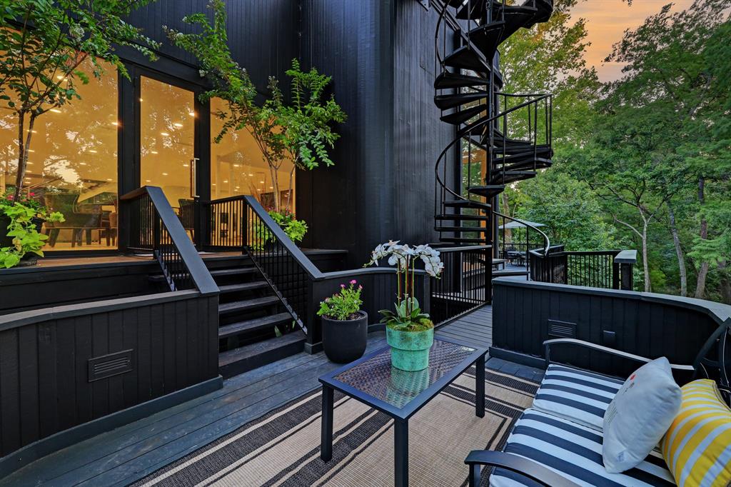 11686 Arrowwood Circle, Piney Point Village, TX 77063