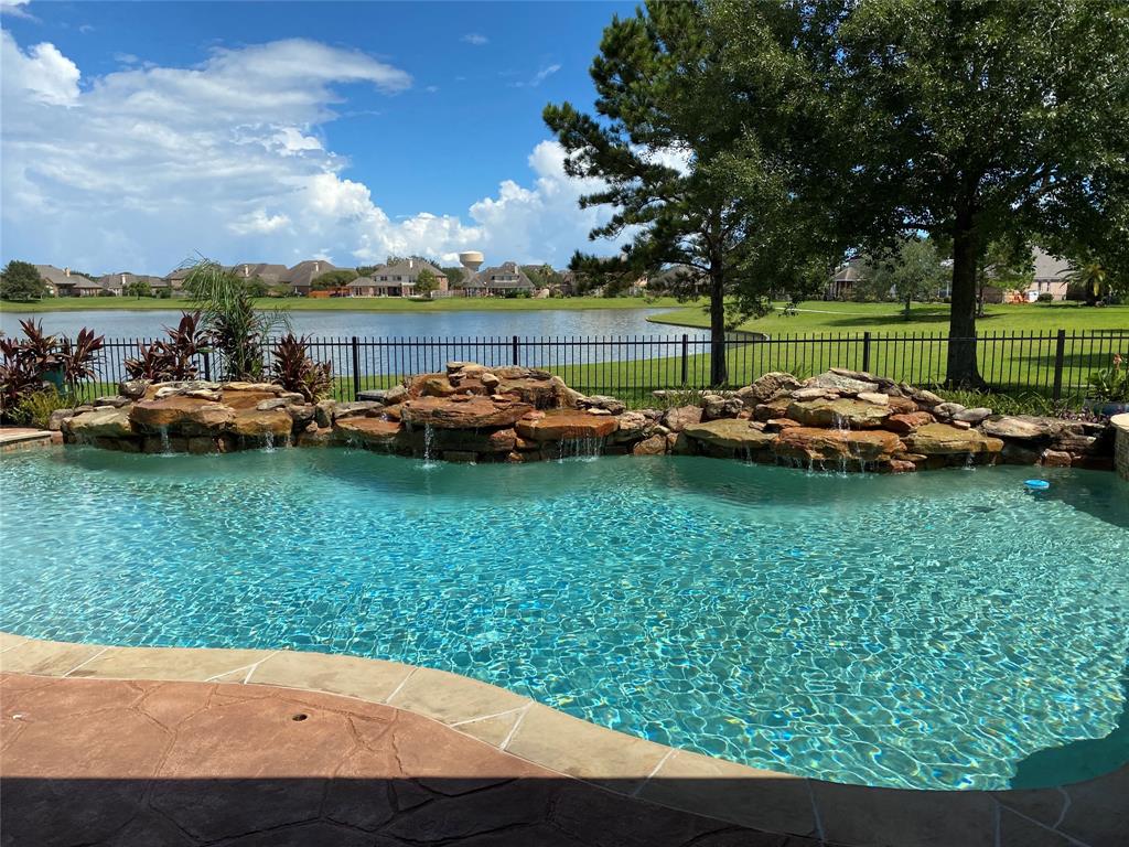 1018 Broad Bay Lane, League City, TX 77573
