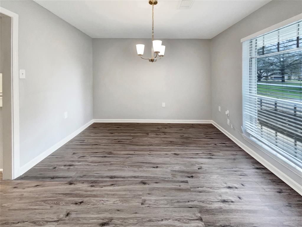 538 Robert E Lee Dr, Conroe, TX 77302