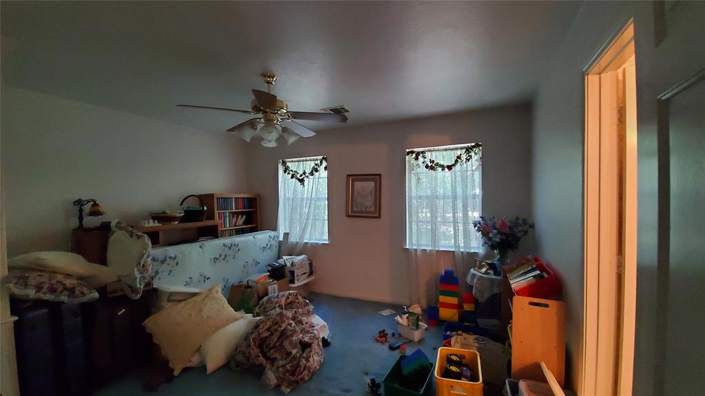 27 Thornhill Oaks Dr, Houston, TX 77015