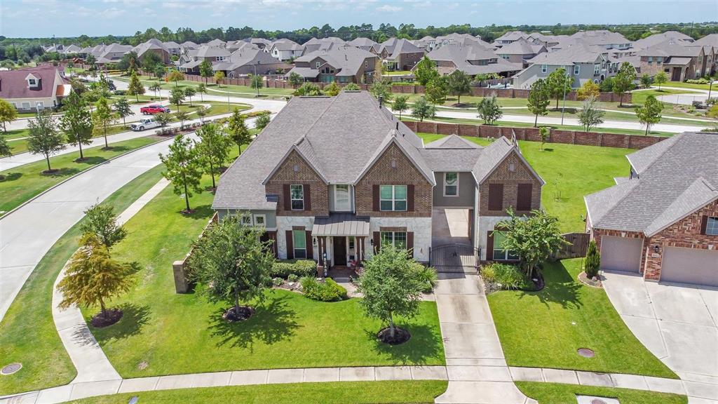 Homes For Sale in Cypress TX from 800,000 to 850,000