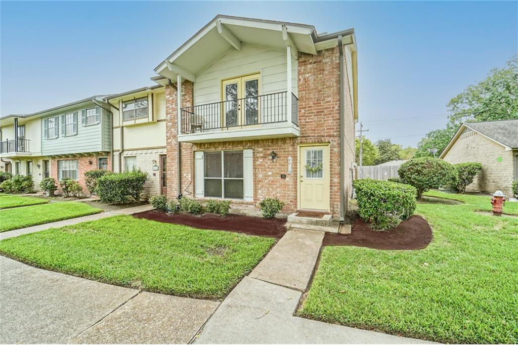 Sold 4016 Laura Leigh Drive, Friendswood, TX 77546 3 Beds / 3 Full