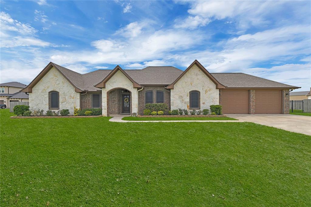4616 Dutton Lake Drive, Baytown, TX 77523