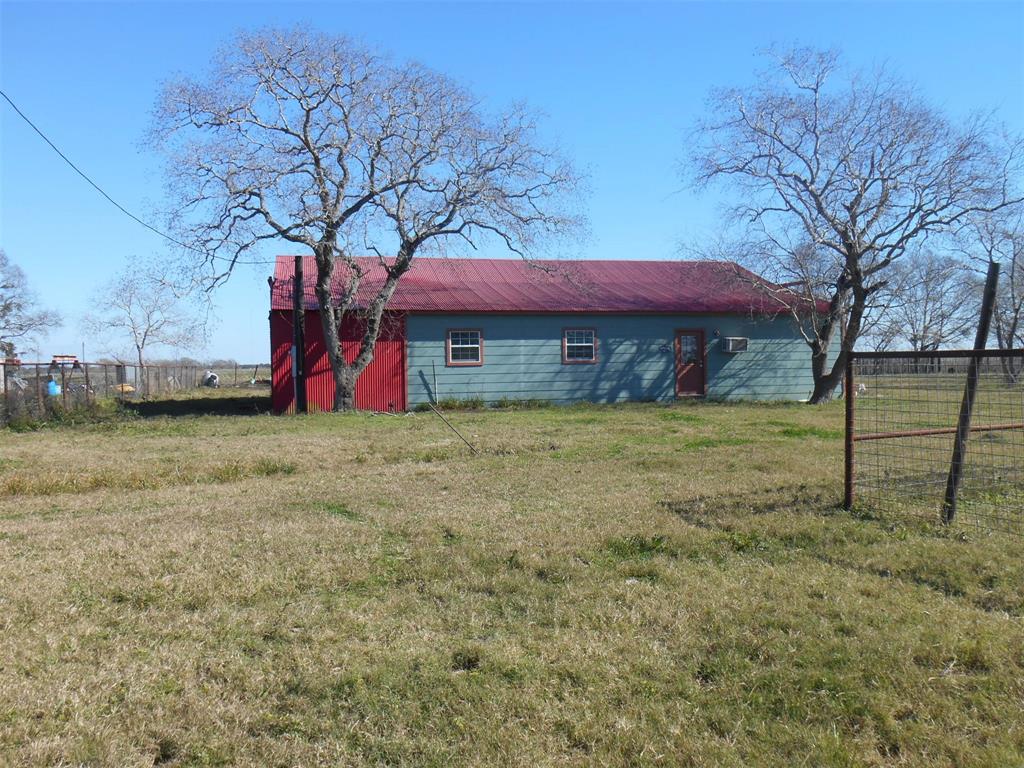 21 County Road 203, Ganado, TX 77962