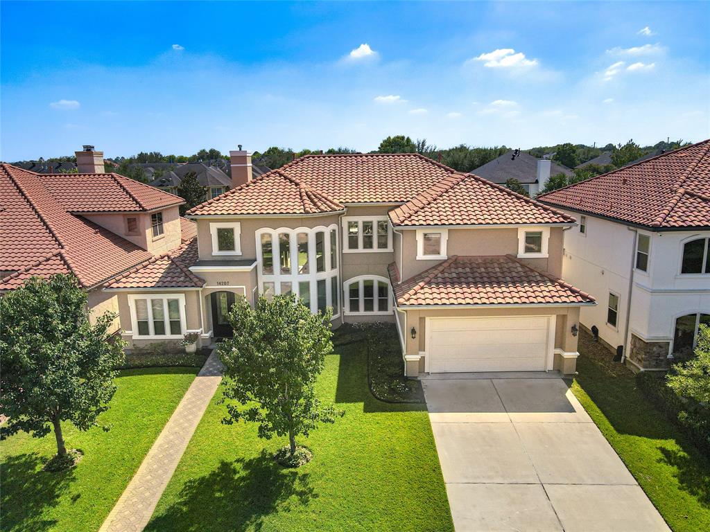 Houses in Lakes Of Parkway Houston TX Luxury Homes & Real Estate