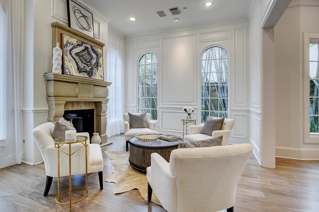 2111 Chilton Road, Houston TX 77019