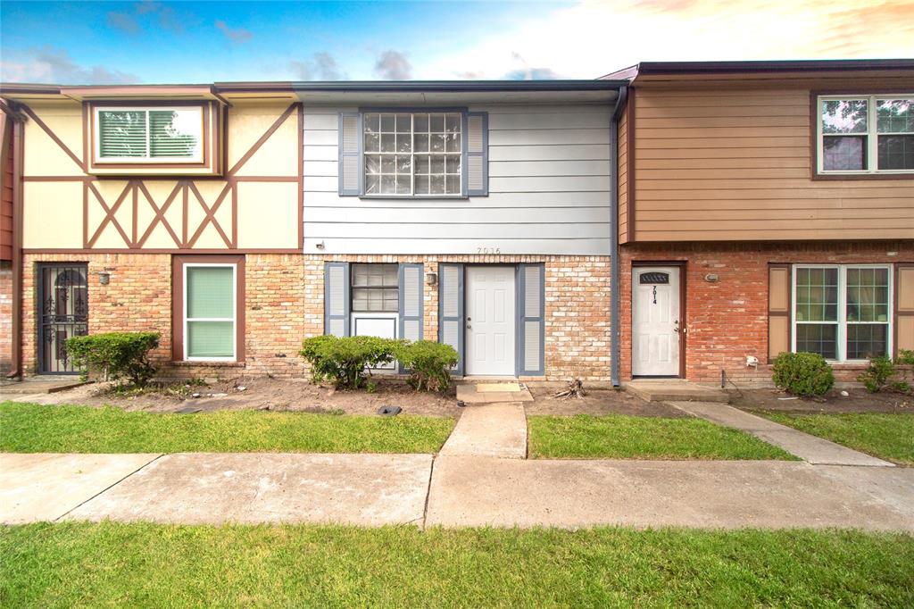 Sold 7016 Jetty Lane, Houston, TX 77072 2 Beds / 2 Full Baths / 1