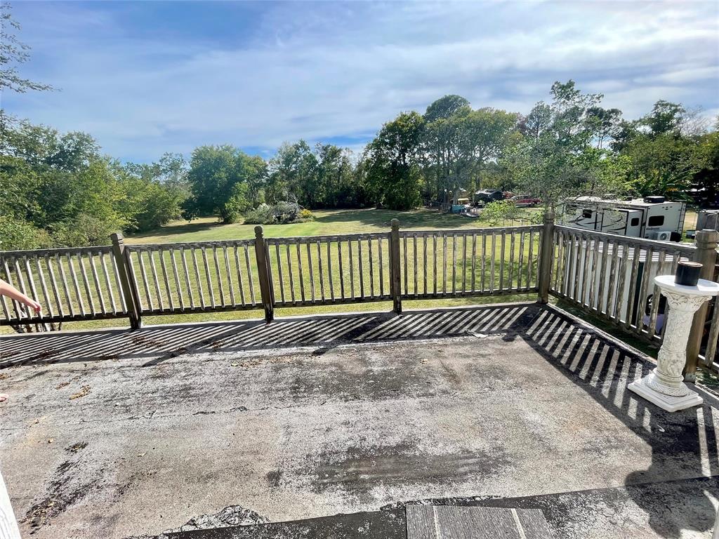 2472 County Road 220, Angleton, TX 77515