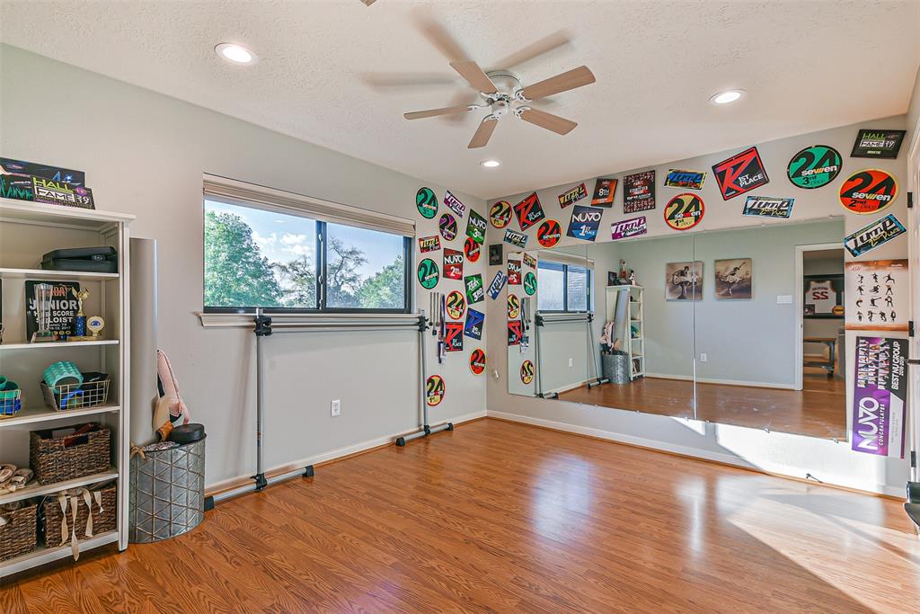 17 Wilderness Trail, Friendswood, TX 77546
