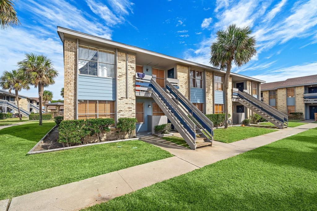 2828 61st Street 108, Galveston TX 77551