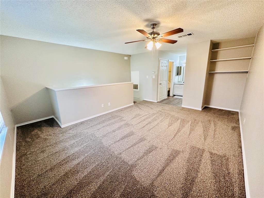 2501 Gulf Fwy 247D, Dickinson, TX 77539
