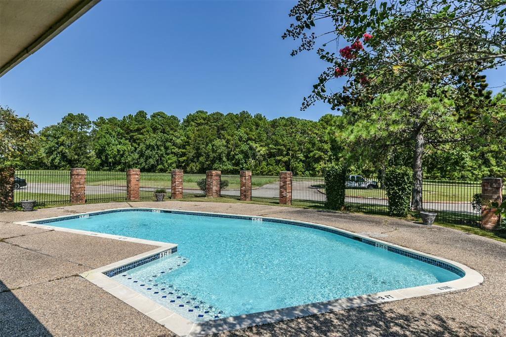 2501 Gulf Fwy 247D, Dickinson, TX 77539