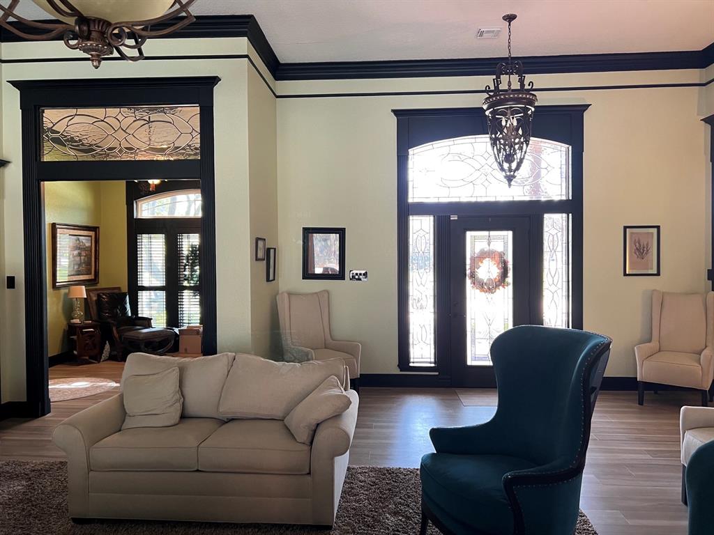 110 Harvard Oaks Drive, Lake Jackson, TX 77566