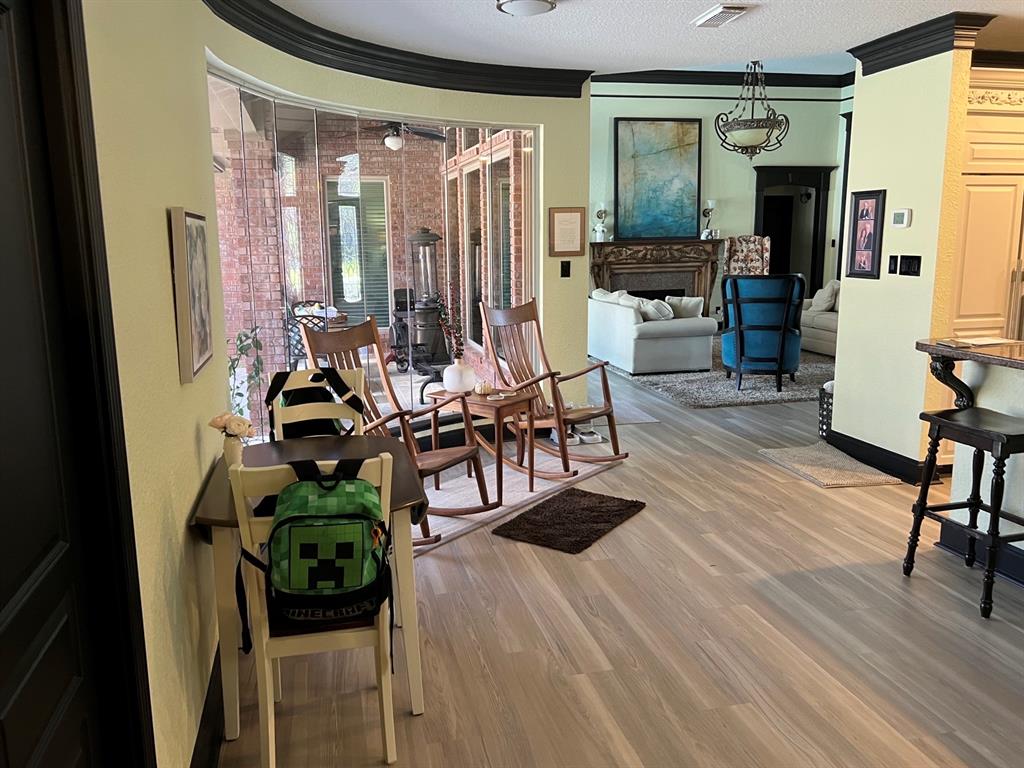 110 Harvard Oaks Drive, Lake Jackson, TX 77566